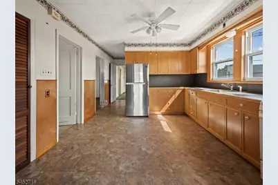 411 Hazel St, Clifton, NJ 07011 - Photo 24