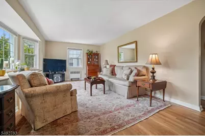 926 Steib Ter, Union Township, NJ 07083 - Photo 2