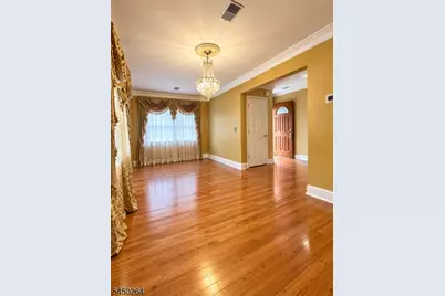 34 Roosevelt St, New Brunswick, NJ 08901 - Photo 2