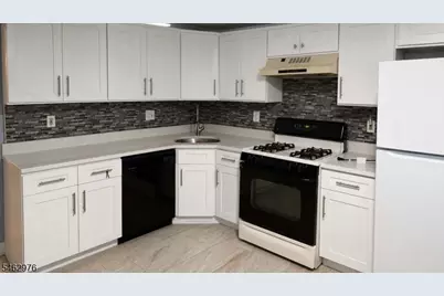 216 Sapphire Ln #216, Franklin Township, NJ 08823 - Photo 4