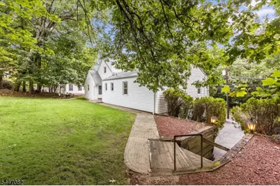 157 Laurel Ave, Livingston, NJ 07039 - Photo 32