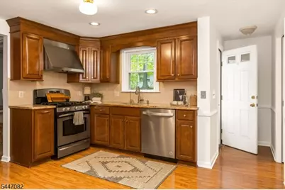 157 Laurel Ave, Livingston, NJ 07039 - Photo 14