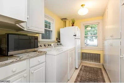 157 Laurel Ave, Livingston, NJ 07039 - Photo 16