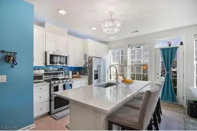 39 S Davenport St, Somerville, NJ 08876 - Photo 2