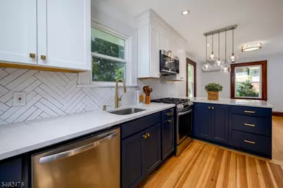 160 Clairmont Ter, Orange, NJ 07050 - Photo 6