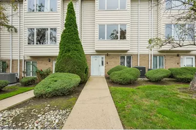 33 Aycrigg Ave, Passaic, NJ 07055 - Photo 4