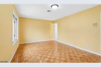 33 Aycrigg Ave, Passaic, NJ 07055 - Photo 8
