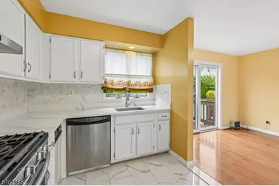33 Aycrigg Ave, Passaic, NJ 07055 - Photo 24