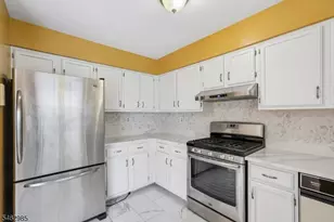 33 Aycrigg Ave, Passaic, NJ 07055 - Photo 22