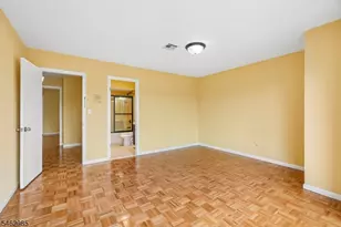 33 Aycrigg Ave, Passaic, NJ 07055 - Photo 14