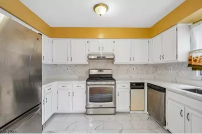 33 Aycrigg Ave, Passaic, NJ 07055 - Photo 26
