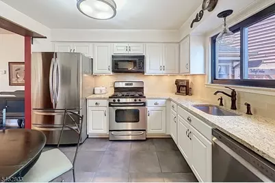 44 Hickory Hill Ct, Rockaway Township, NJ 07866 - Photo 8