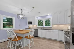 8 Molly Bee Rd, Raritan Township, NJ 08822 - Photo 10