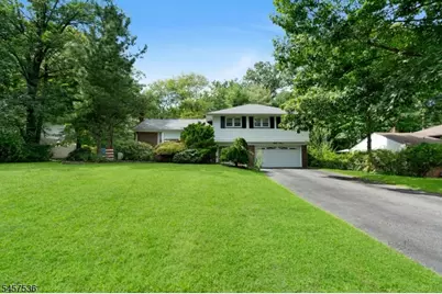 33 Douglas Dr, Montville Township, NJ 07082 - Photo 2