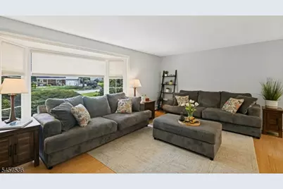 33 Douglas Dr, Montville Township, NJ 07082 - Photo 6