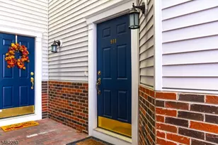911 Hawley Ct, Denville, NJ 07834 - Photo 2