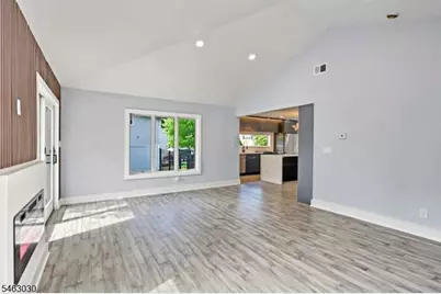 38-28 Brookside Ave, Fair Lawn, NJ 07410 - Photo 16