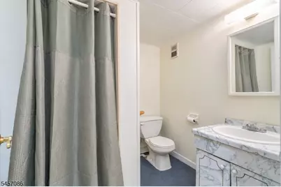 1090 Milton Blvd, Rahway, NJ 07065 - Photo 18