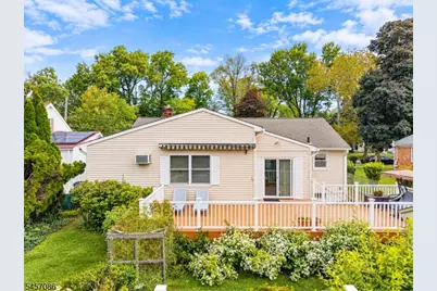 1090 Milton Blvd, Rahway, NJ 07065 - Photo 4
