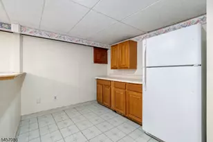 1090 Milton Blvd, Rahway, NJ 07065 - Photo 26