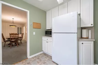1090 Milton Blvd, Rahway, NJ 07065 - Photo 6