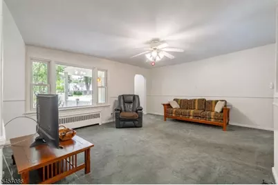1090 Milton Blvd, Rahway, NJ 07065 - Photo 16