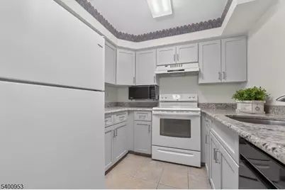 22 Pine Court #22, Bedminster Township, NJ 07921 - Photo 8