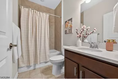 18 Cortland Ct, Livingston, NJ 07039 - Photo 30
