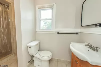 38 Avondale Ave, Clifton, NJ 07013 - Photo 4