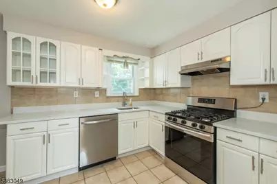 38 Avondale Ave, Clifton, NJ 07013 - Photo 12
