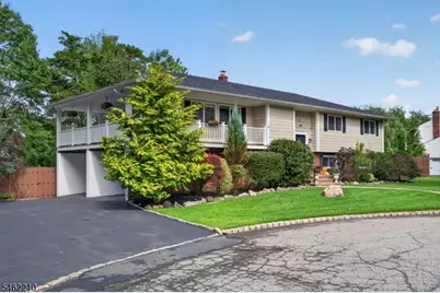 7 Crest Dr, East Hanover Township, NJ 07936 - Photo 2