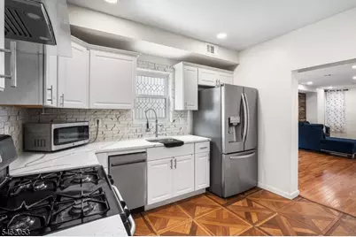 37 Emmet St, Newark, NJ 07114 - Photo 10