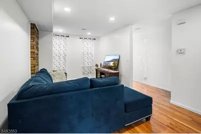 37 Emmet St, Newark, NJ 07114 - Photo 6