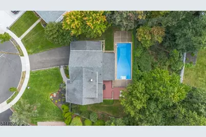 121 Bender Dr, Clifton, NJ 07013 - Photo 2