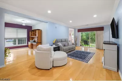 2101 Neville Ct, Franklin Township, NJ 08873 - Photo 2