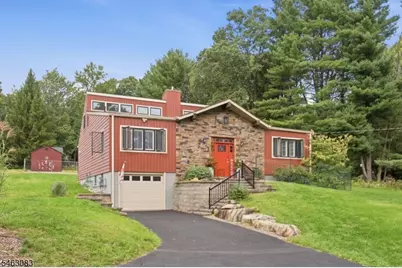 4 Spring Ln, Washington Township, NJ 07853 - Photo 2