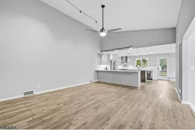 4 Spring Ln, Washington Township, NJ 07853 - Photo 10