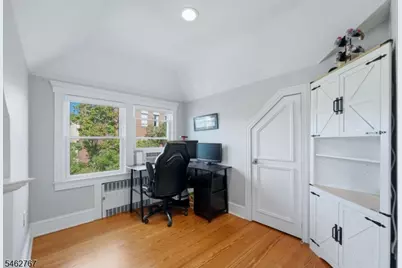 16 Munn St #3, Montclair, NJ 07042 - Photo 6