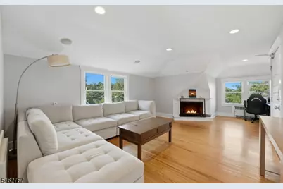 16 Munn St #3, Montclair, NJ 07042 - Photo 1