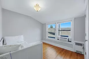 16 Munn St, Montclair, NJ 07042 - Photo 14