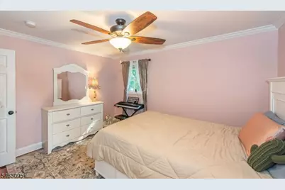 33 Lakeside Ave, Bloomingdale, NJ 07403 - Photo 16