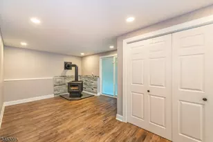 33 Lakeside Ave, Bloomingdale, NJ 07403 - Photo 24