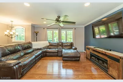 33 Lakeside Ave, Bloomingdale, NJ 07403 - Photo 4