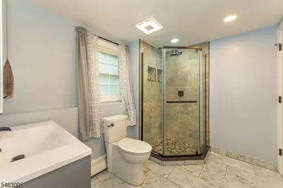 33 Lakeside Ave, Bloomingdale, NJ 07403 - Photo 28