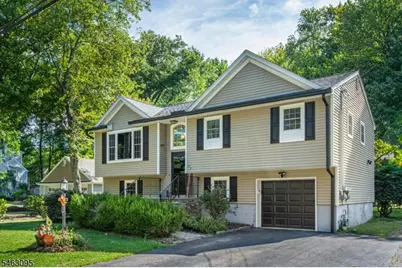 33 Lakeside Ave, Bloomingdale, NJ 07403 - Photo 1