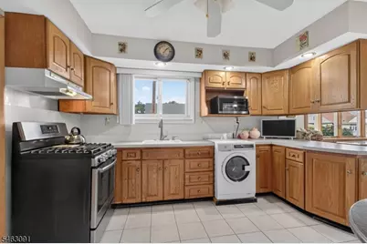 107 Cherry St, Woodbridge Township, NJ 08830 - Photo 16