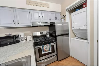 4 Davos Dr #11, Vernon, NJ 07462 - Photo 8