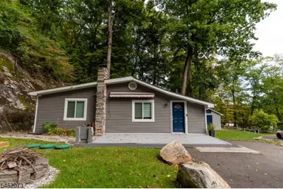 6 Oak Ln, Hardyston Township, NJ 07460 - Photo 1