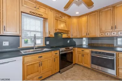 123 New St, Cranford Township, NJ 07016 - Photo 8
