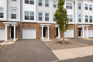 908 Parkview Ln, Rockaway Township, NJ 07866 - Photo 2